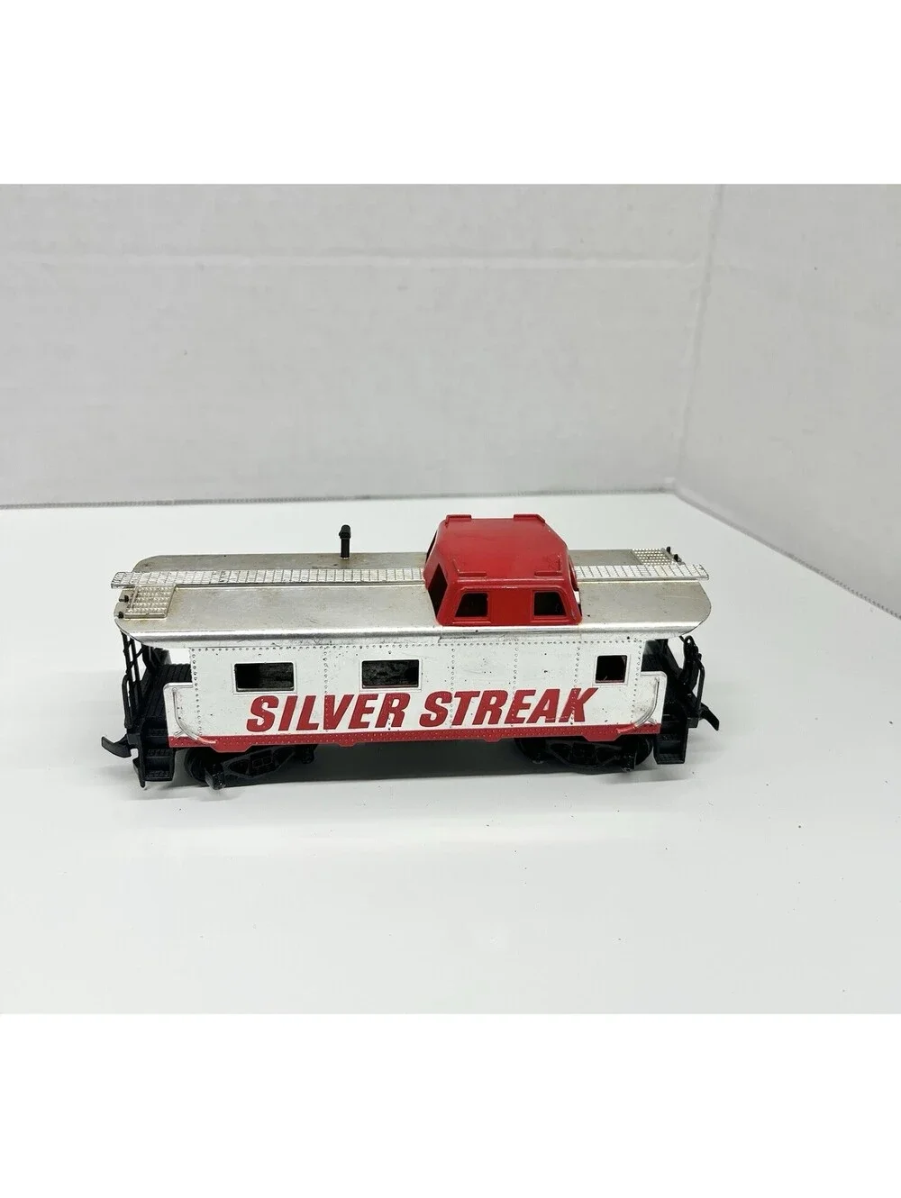 Vintage TYCO HO Scale Train 4301 Silver Streak Locomotive and Caboose UNTESTED